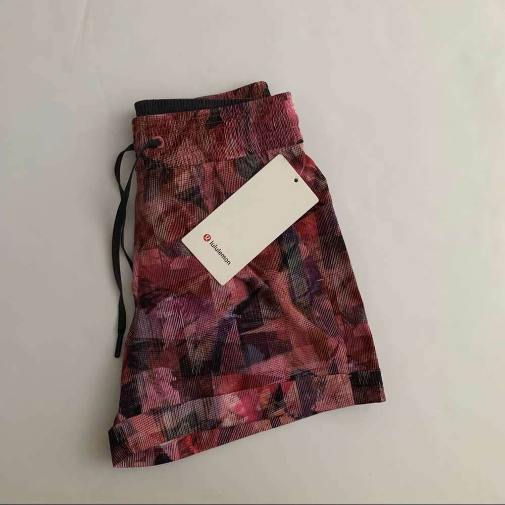 NWT Lululemon Spring Break Away Shorts - Picture 6 of 7